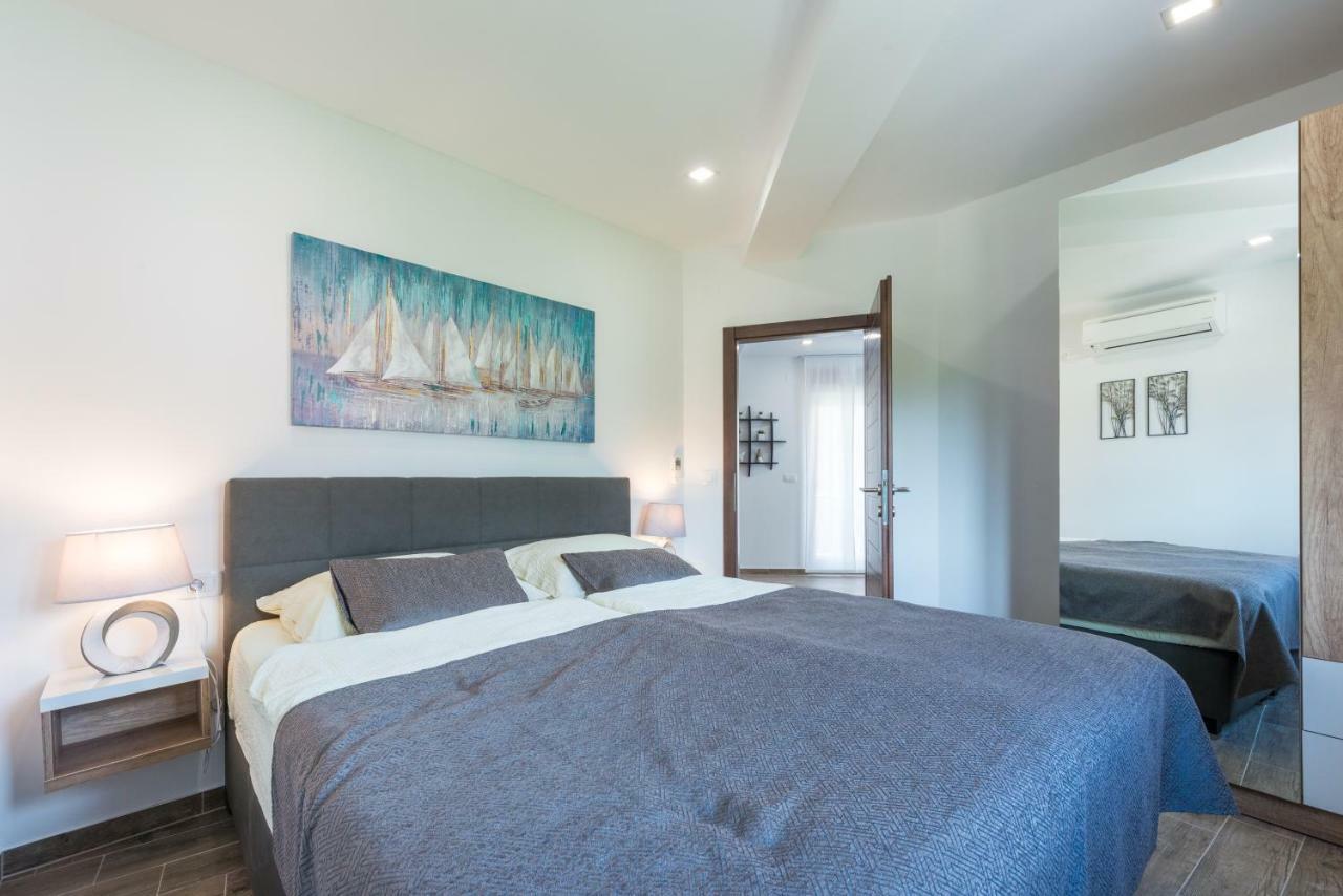 Apartments Villa Elena 3 챠브타트 외부 사진