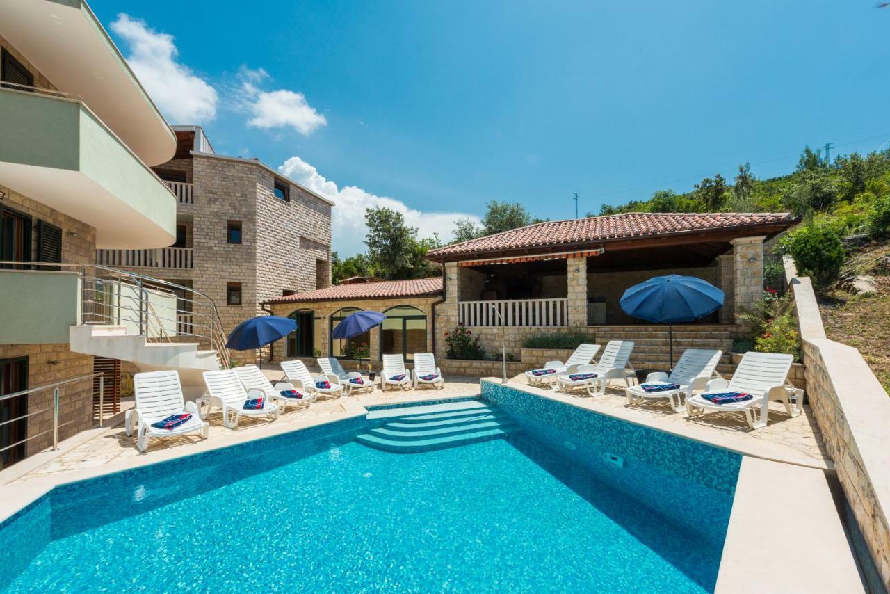 Apartments Villa Elena 3 챠브타트 외부 사진