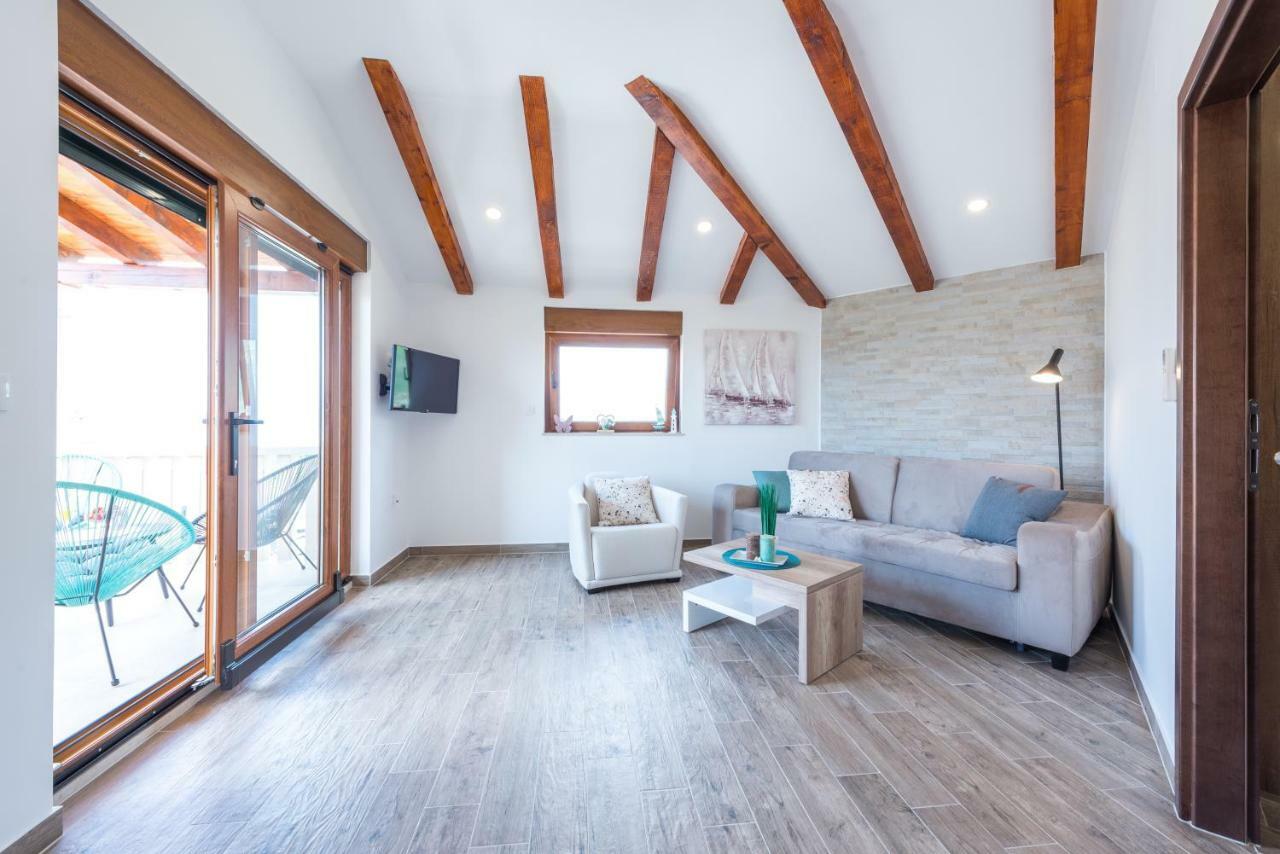 Apartments Villa Elena 3 챠브타트 외부 사진