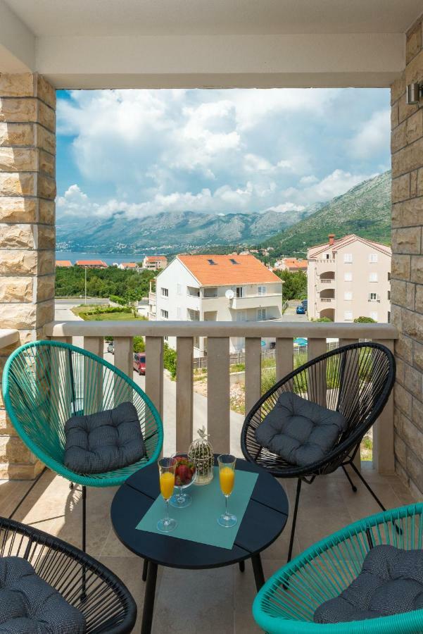 Apartments Villa Elena 3 챠브타트 외부 사진