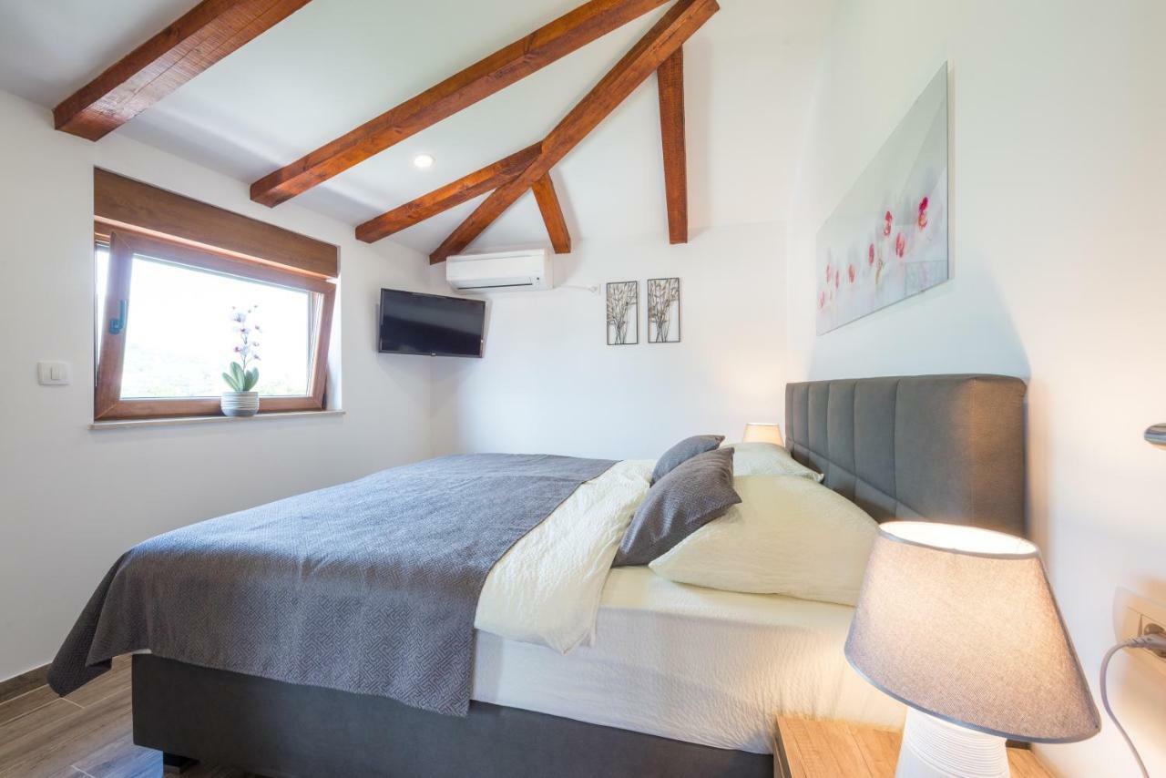 Apartments Villa Elena 3 챠브타트 외부 사진