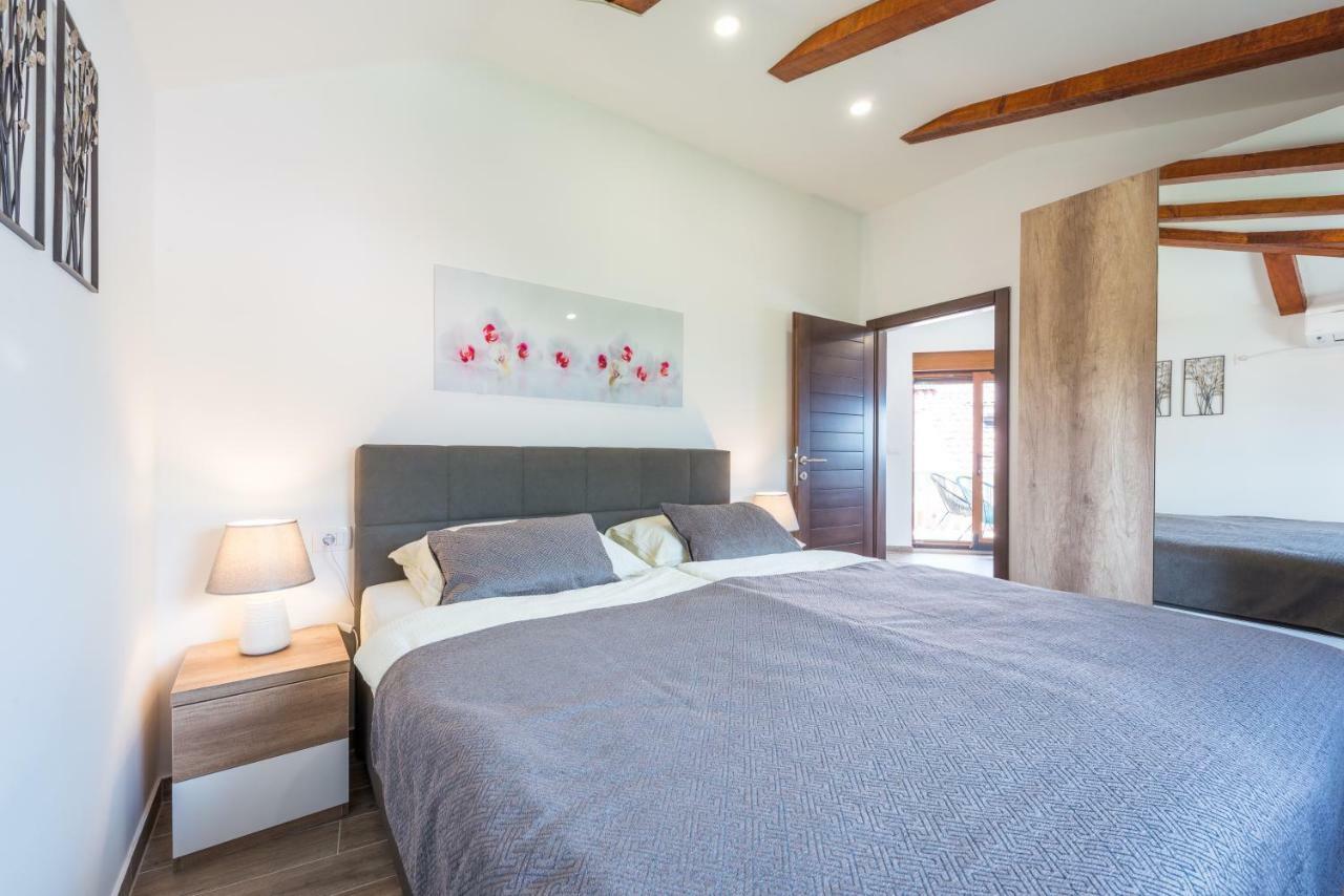 Apartments Villa Elena 3 챠브타트 외부 사진