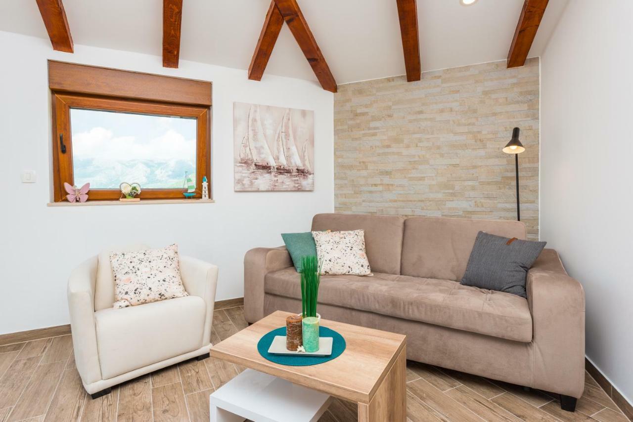Apartments Villa Elena 3 챠브타트 외부 사진