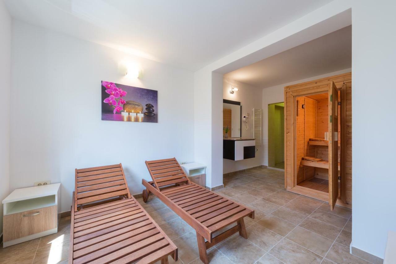 Apartments Villa Elena 3 챠브타트 외부 사진
